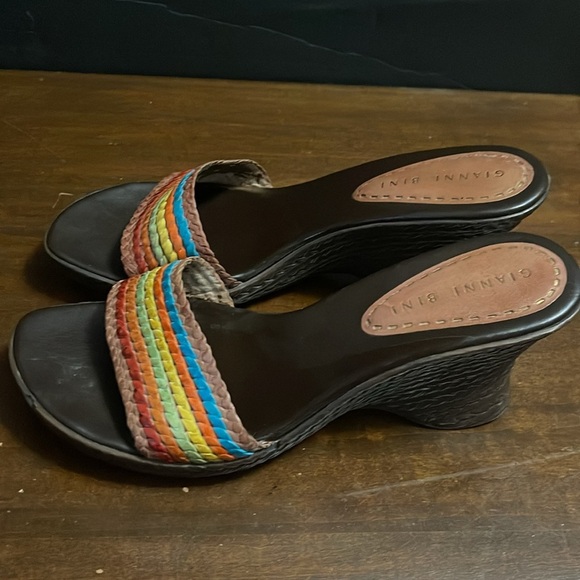 Gianni Bini wedge sandles sz8.5 Brown with multicolored strap - Picture 4 of 9